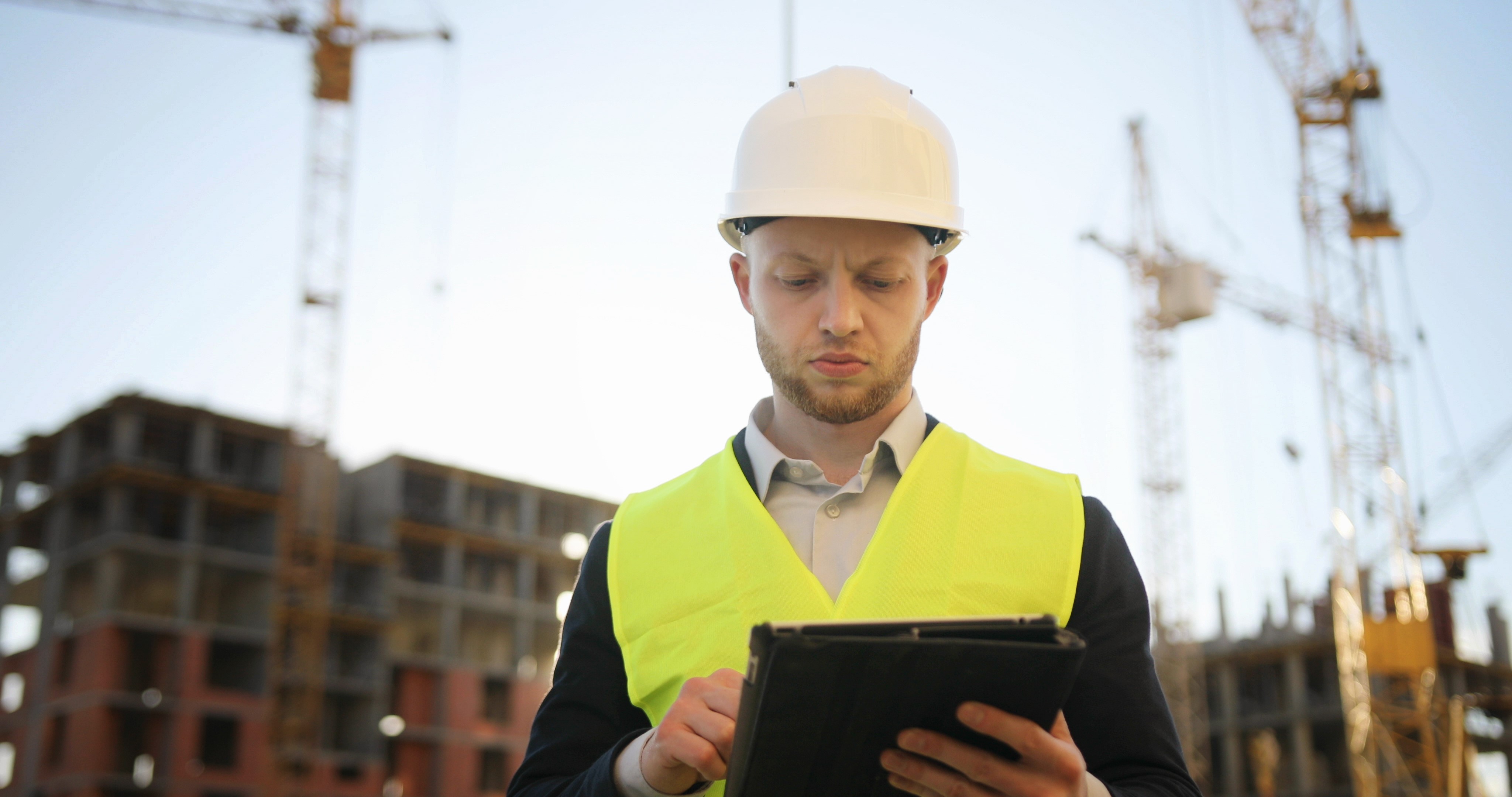 Чем отличается строительный контроль и технический надзор?
